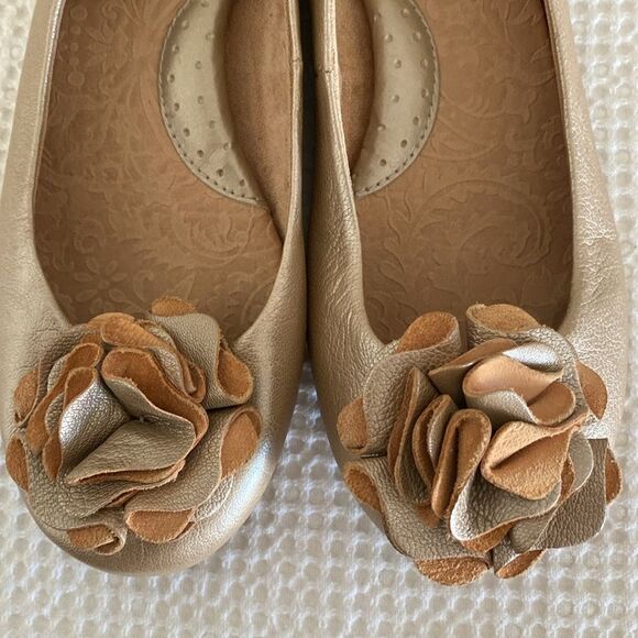 B.o.c Leather with Flower Upper Slip on Ballet Flats - Picture 4 of 7